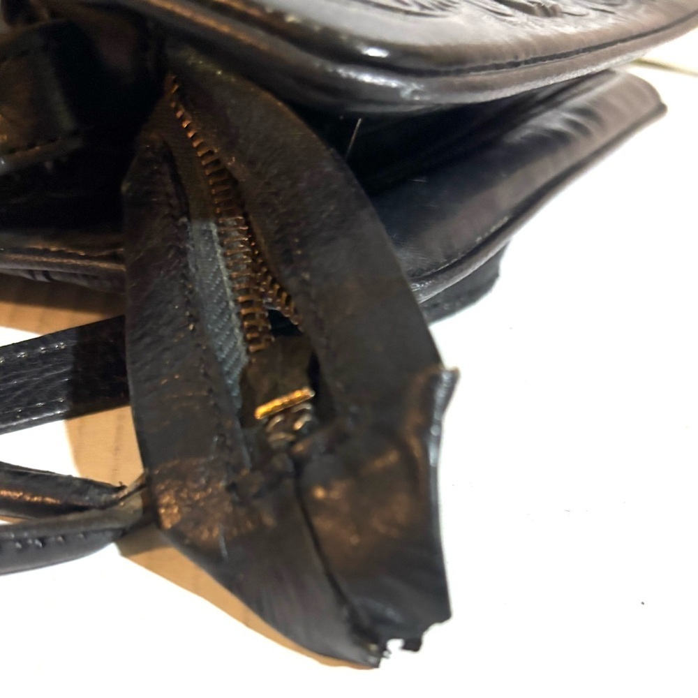 Vintage Elegant Black Leather Handbag - Picture 9 of 12